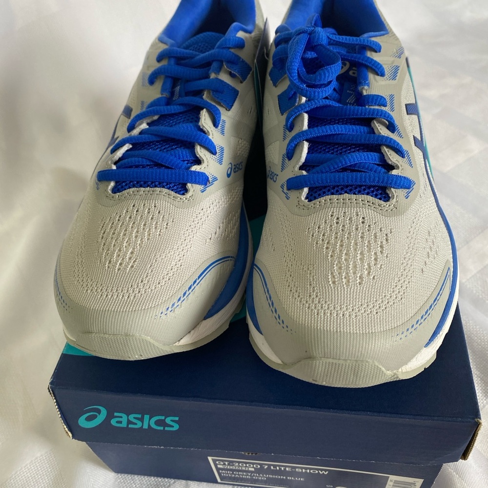 Women’s ASICS GT-2000 7, 8M, NIB
